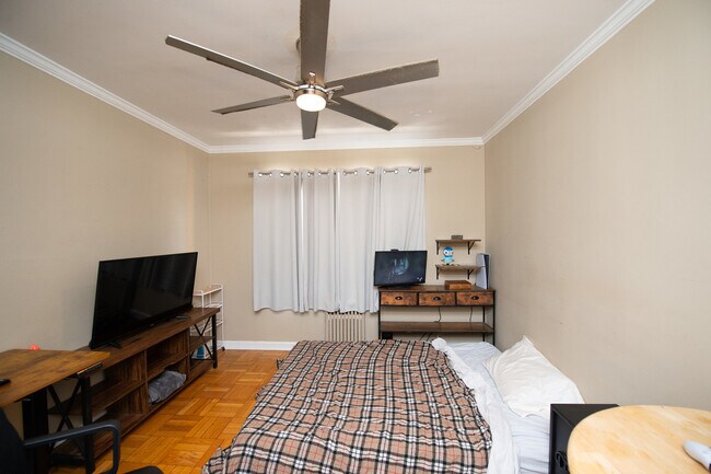 Building Photo - 524 Michigan Ave