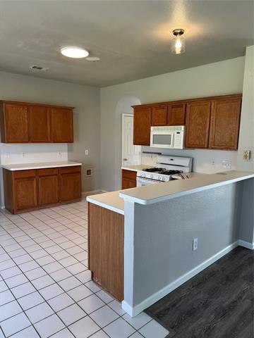 Building Photo - 1621 Falcon Dr