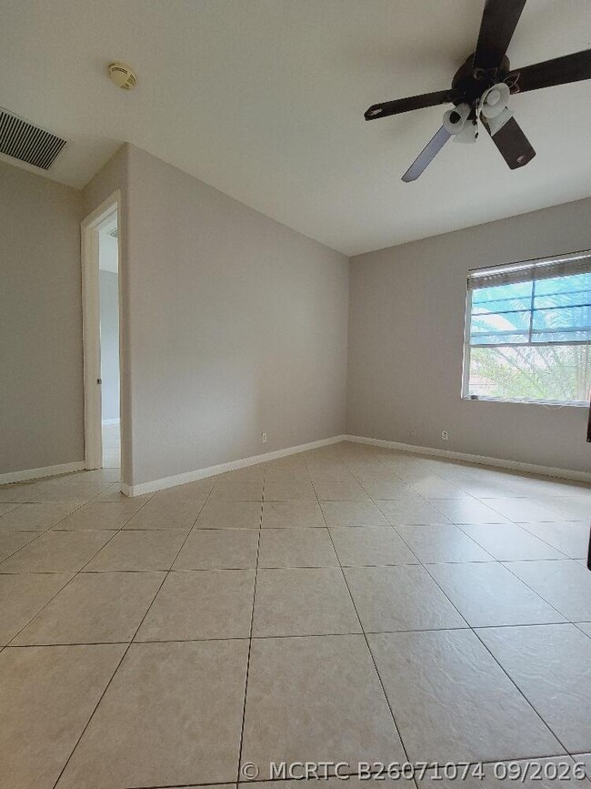 Building Photo - 2620 Sandy Cay