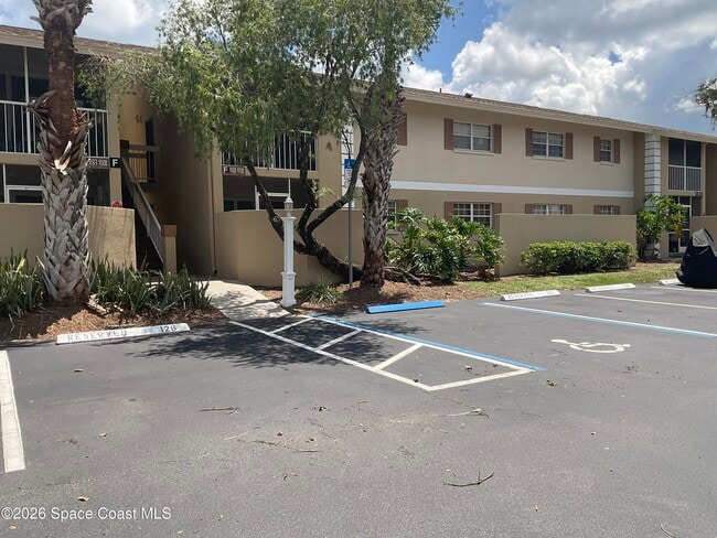 Building Photo - 1600 Sunny Brook Ln