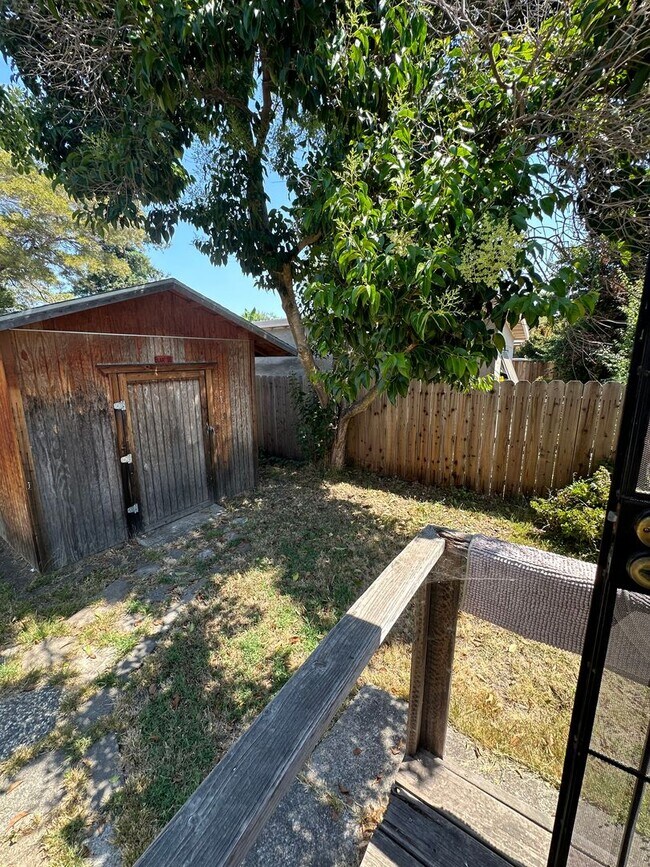 Building Photo - Laurel Avenue Cottages