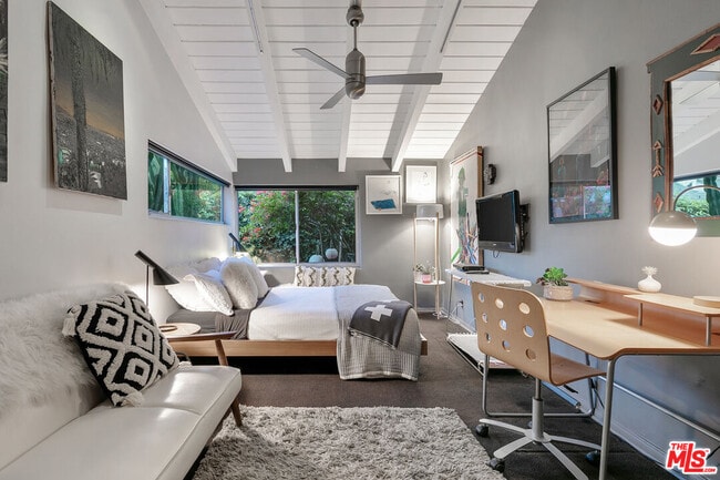 Building Photo - 8147 Mulholland Terrace