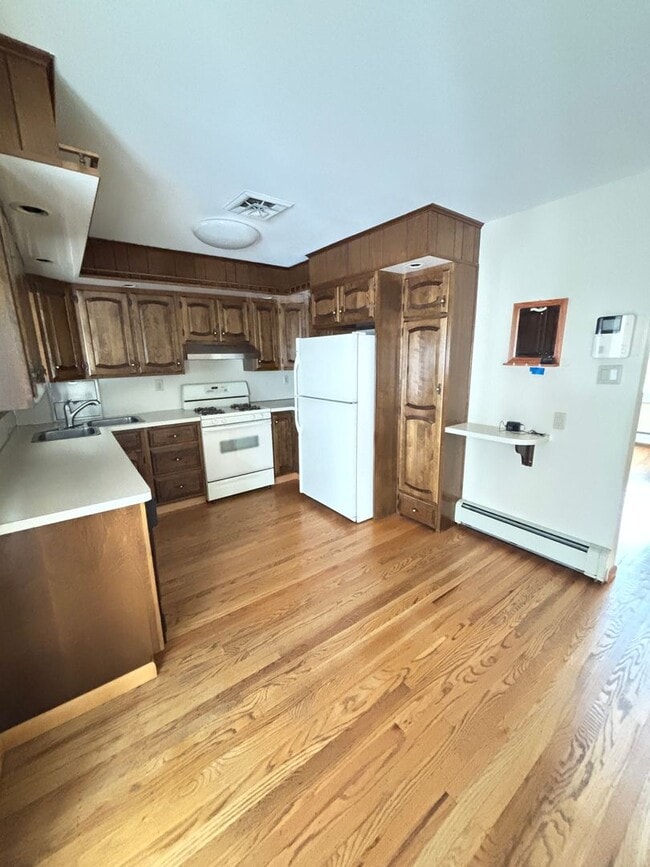 Building Photo - Spacious 3br Home for rent located in Whitehall, Echo Heights!