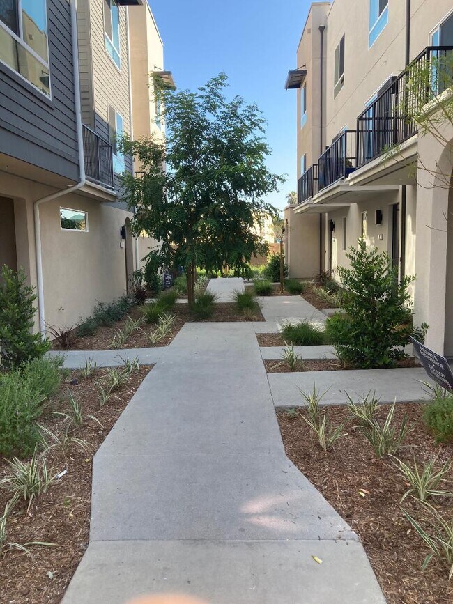 Building Photo - 9423 Sepulveda Blvd