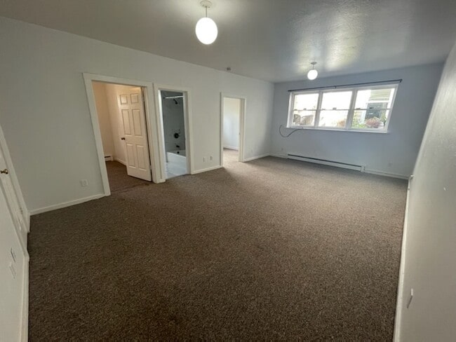 Building Photo - 1107 Oak St