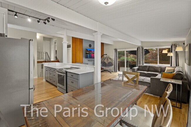 Building Photo - Fantastic Modernized Bridle Trails Mid Century Home * Central A/C, EV Charger, Exceptional Outdoo...