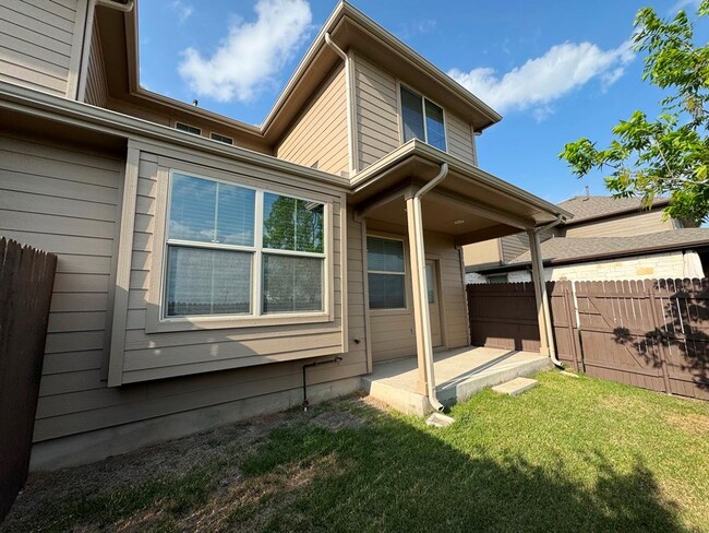 Building Photo - 2880 Donnell Dr