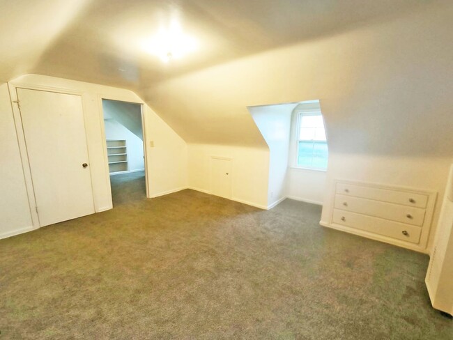 Building Photo - Convenient Showings — No Appointment Needed!
