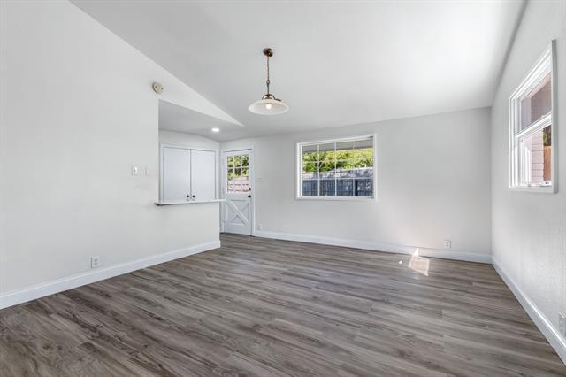 Building Photo - 912 Warfield Way