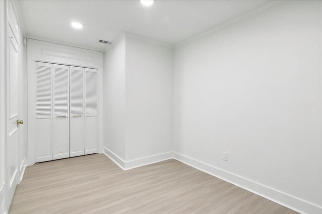 Building Photo - 4360 Thomas Ln
