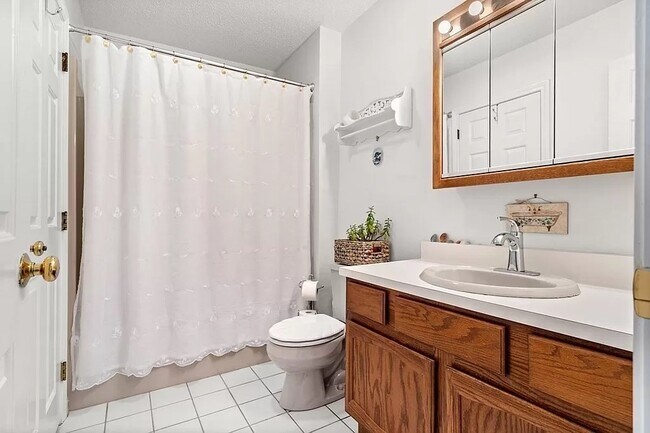 Building Photo - 305 Salem St