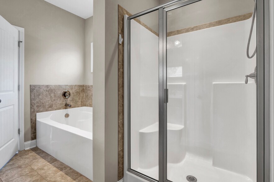 Building Photo - 315 Red Cedar Dr