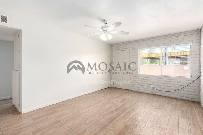 Building Photo - 1204 S McClintock Dr