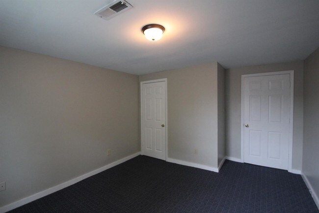 Building Photo - 215 Murray St