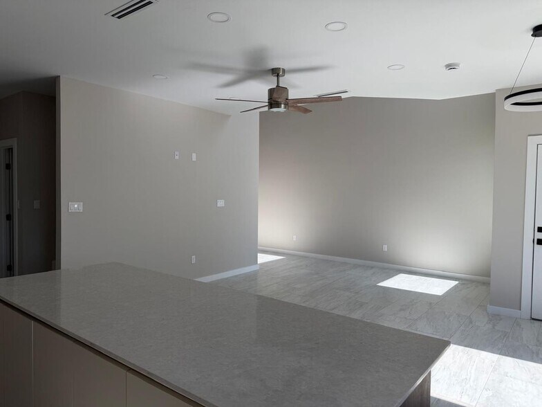 Building Photo - 2224 Corales St