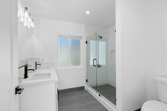 Building Photo - 4723 Albury Ave