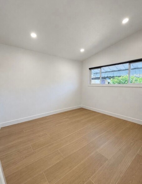 Bedroom 2 - 15521 Fernview St