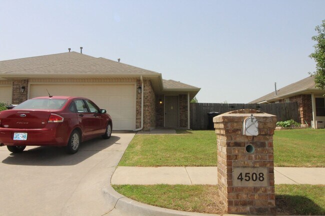 Building Photo - 4508 SE 77th St