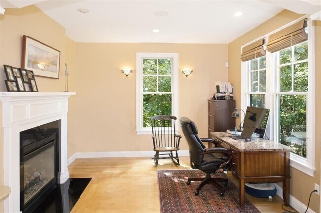 Building Photo - 37 Seabury Dr