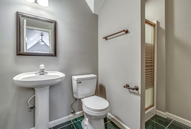 Building Photo - 340 Willow Ridge Cove