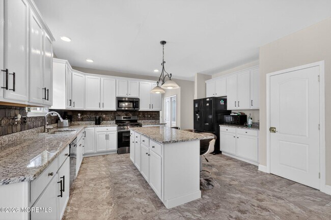 Building Photo - 153 Sandra Way