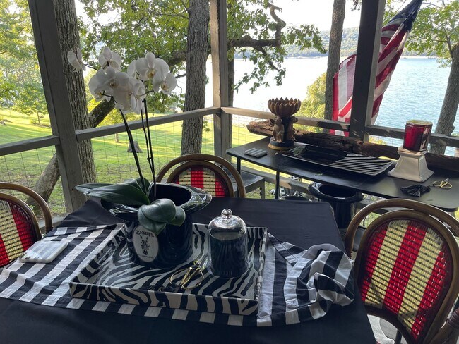 Building Photo - Unique LAKE FRONT cabin for Lease! Steps to water, BEAUTIFUL VIEW! Beaver Lake Garfield area.