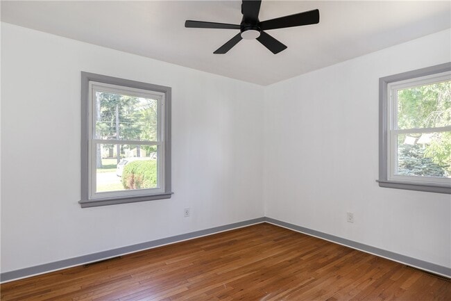 Building Photo - 578 Victory Hwy