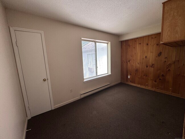 Building Photo - 117 Hamden Ave