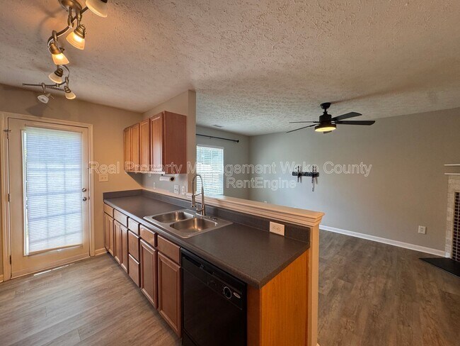 Building Photo - 5228 Big Bass Dr