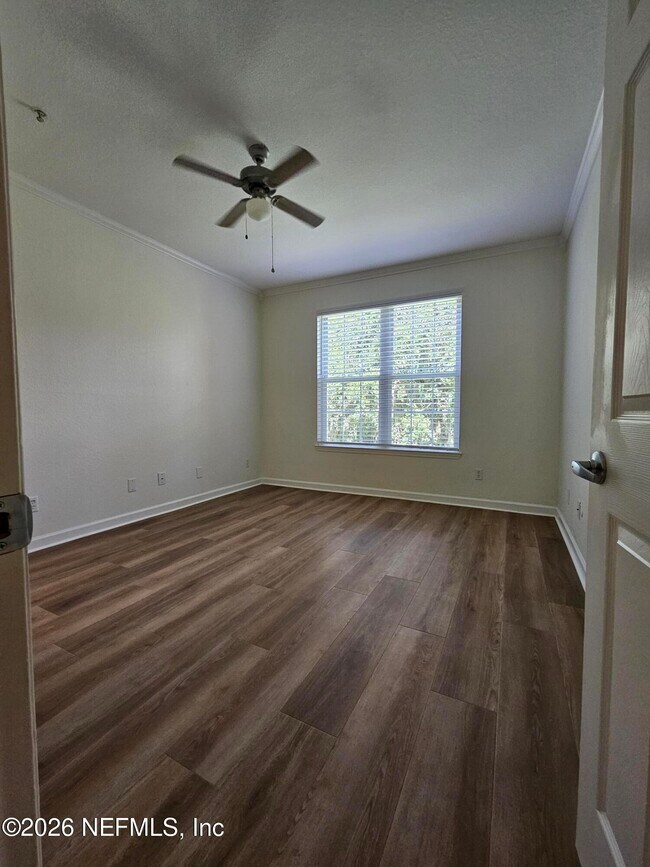 Building Photo - 13810 Sutton Park Dr N