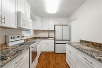 Building Photo - 330 Winding River Dr