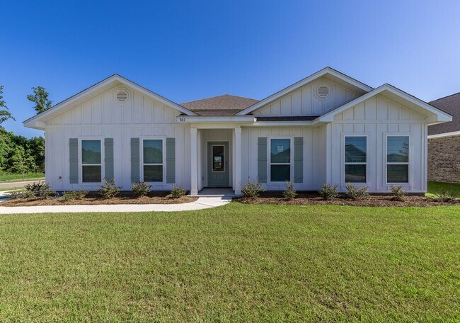 Primary Photo - Stunning 5 Bedroom Home in Fairhope, AL! S...