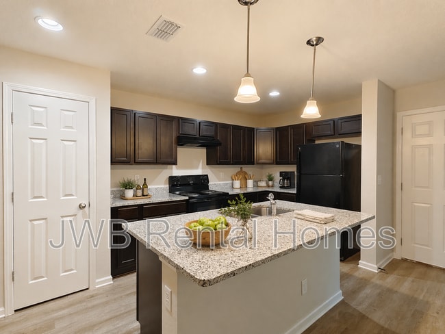 Building Photo - 8006 Dandy Ave