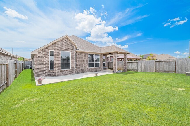 Building Photo - 30118 Cascading Brook Way