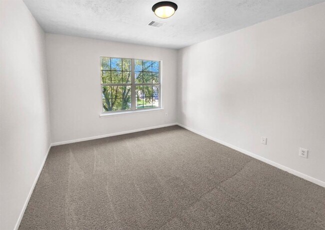 Building Photo - 622 Manchester Trail Dr