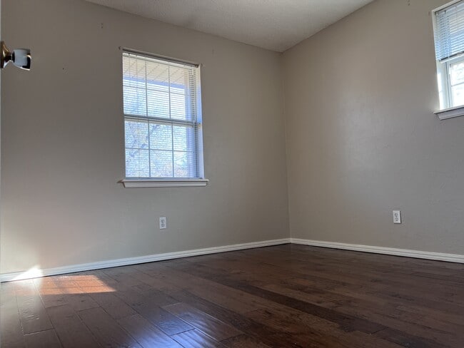 Building Photo - 2909 N Tropicana Ave