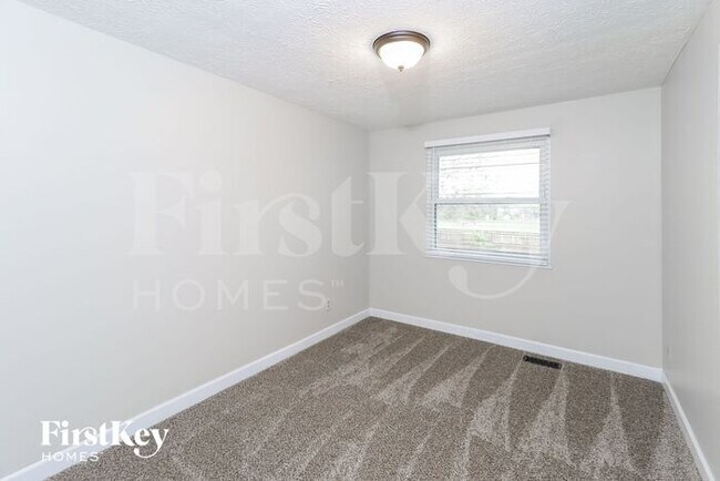 Building Photo - 1295 Anthony Ln