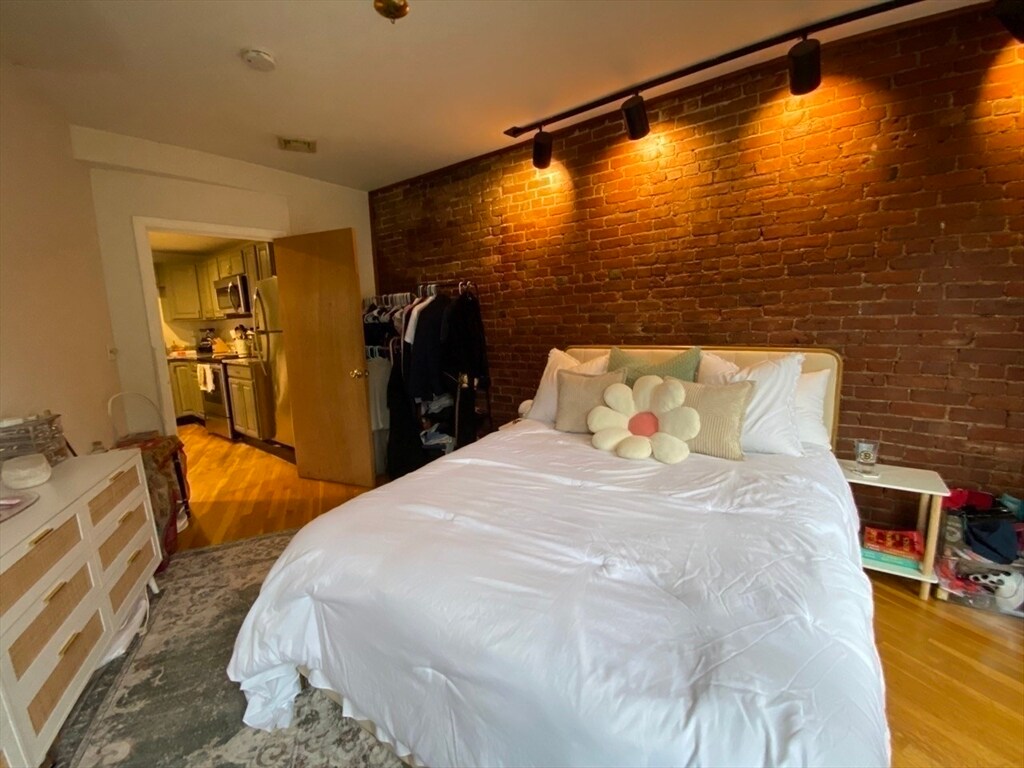 Building Photo - 103 Charter St