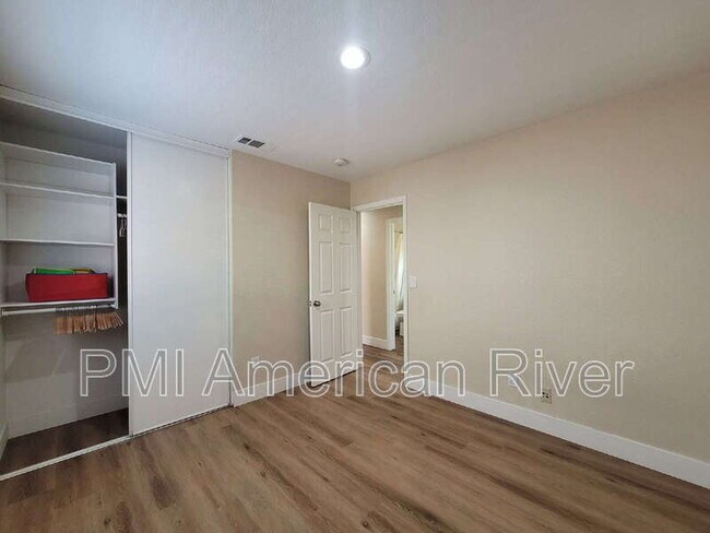 Building Photo - 461 Ebi Way