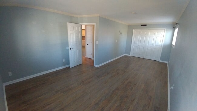 Building Photo - Spacious 4 bedroom 2 Bath Single Family Mt Pleasant