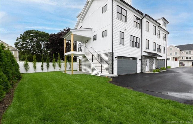 Building Photo - 124 Fox St