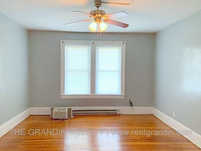 Building Photo - 1306 Patterson Ave SW