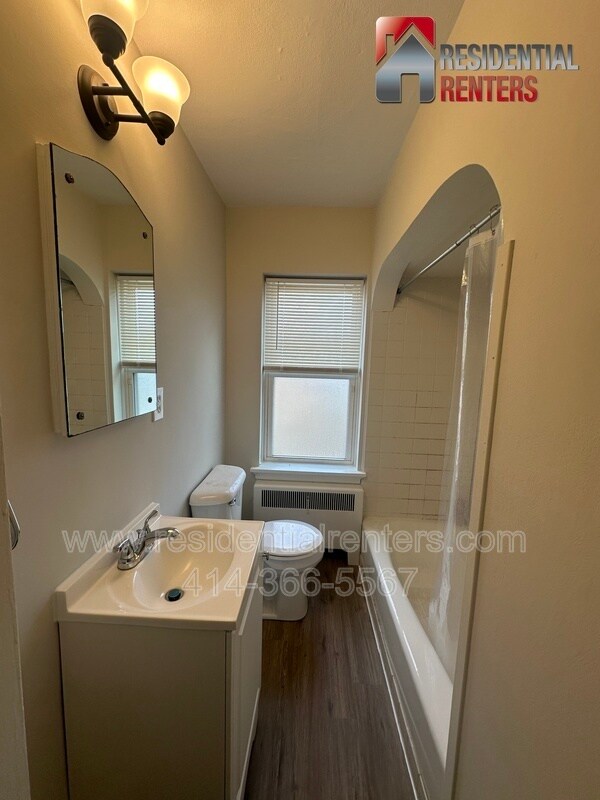 Building Photo - 8020 W Becher St