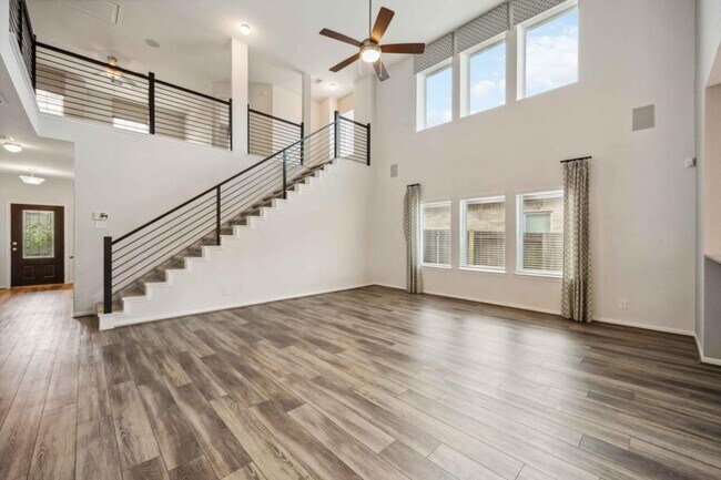 Building Photo - 15246 White Moss Dr