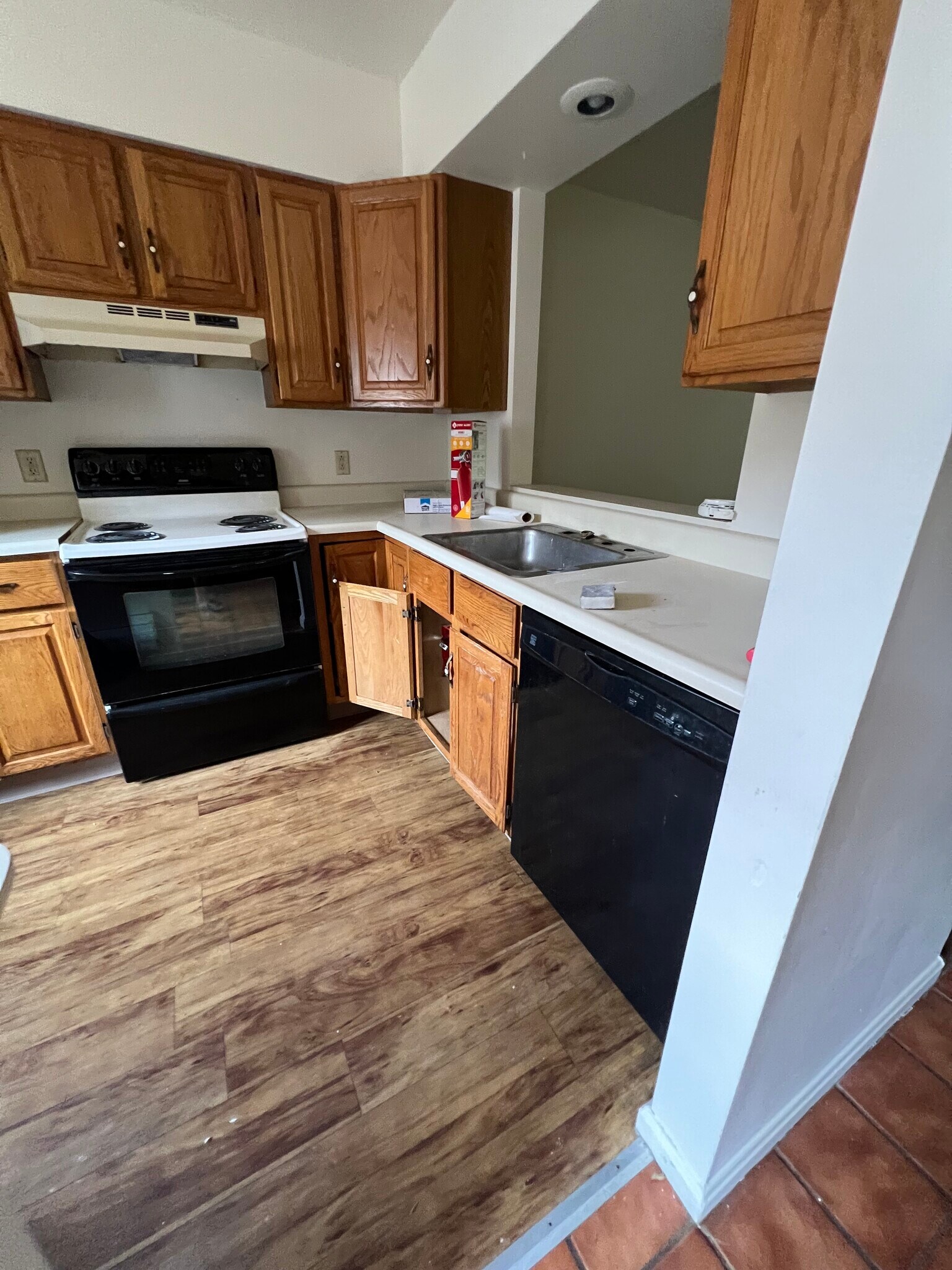 Building Photo - 70 Longmeadow Village Rd