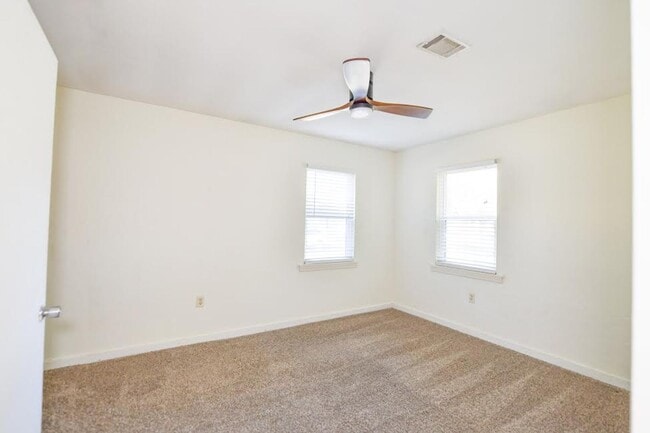 Building Photo - 2125 Hairston St