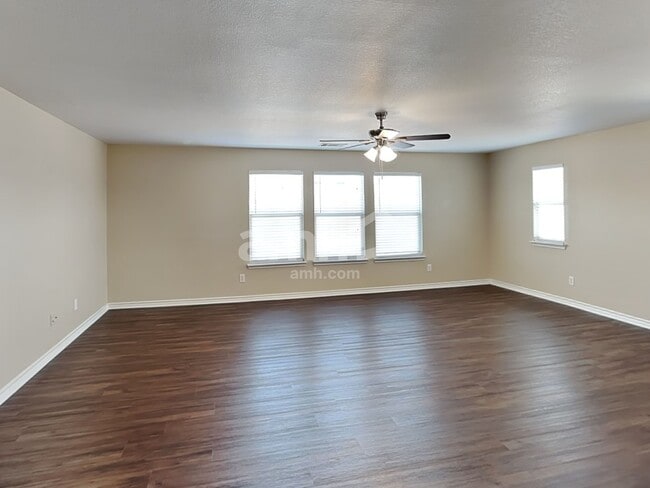 Building Photo - 5459 Montague Ln