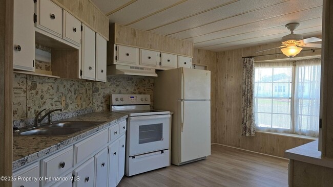 Building Photo - 8229 Green Ct