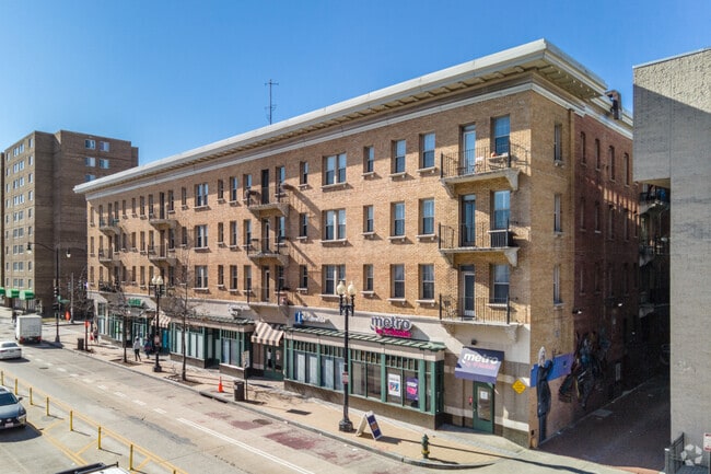 Building Photo - Adams Court