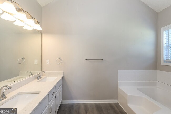 Building Photo - 1086 Maria Dr